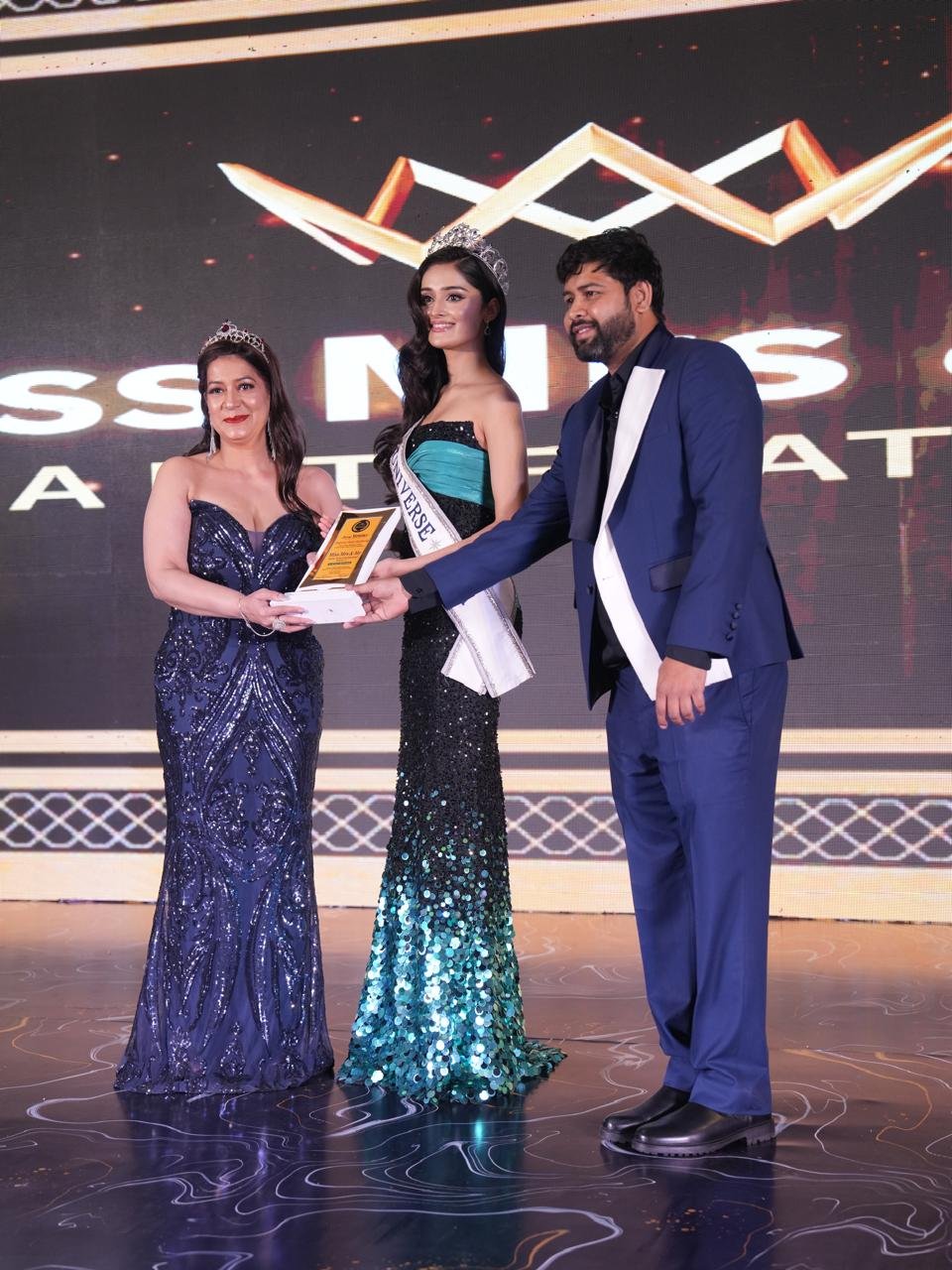 Jaspreet Kathuria — Jury Award Presentation at Mrs. Asia International S2